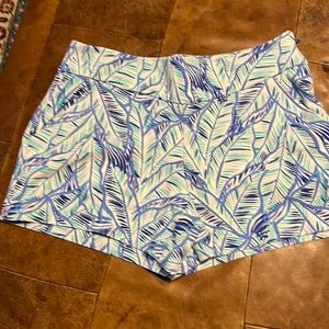Lilly Pulitzer stretchy shorts